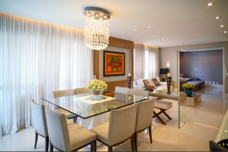 Apartamento à venda com 213m², 3 quartos e 3 vagas Apartamento à venda com 213m², 3 quartos e 3 vagasSala de Jantar