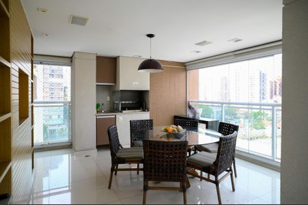 Apartamento à venda com 213m², 3 quartos e 3 vagas Apartamento à venda com 213m², 3 quartos e 3 vagasVaranda da Sala