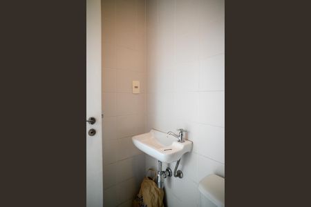 Apartamento à venda com 213m², 3 quartos e 3 vagas Apartamento à venda com 213m², 3 quartos e 3 vagasBanheiro de Serviço