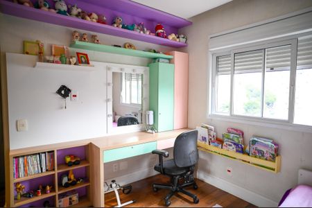 Apartamento à venda com 213m², 3 quartos e 3 vagas Apartamento à venda com 213m², 3 quartos e 3 vagasSuíte