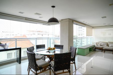 Apartamento à venda com 213m², 3 quartos e 3 vagas Apartamento à venda com 213m², 3 quartos e 3 vagasVaranda da Sala