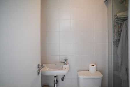 Apartamento à venda com 213m², 3 quartos e 3 vagas Apartamento à venda com 213m², 3 quartos e 3 vagasBanheiro de Serviço