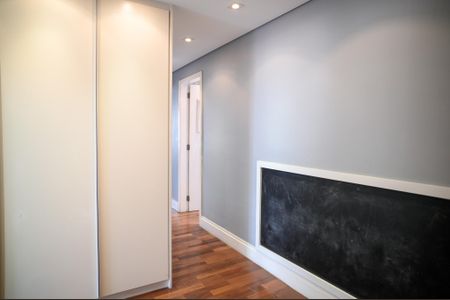 Apartamento à venda com 213m², 3 quartos e 3 vagas Apartamento à venda com 213m², 3 quartos e 3 vagasCorredor