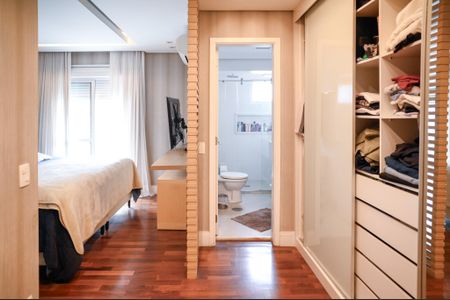 Apartamento à venda com 213m², 3 quartos e 3 vagas Apartamento à venda com 213m², 3 quartos e 3 vagasSuíte 3