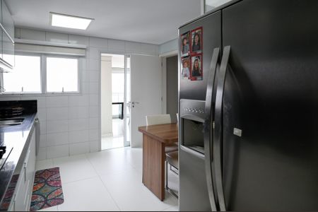 Apartamento à venda com 213m², 3 quartos e 3 vagas Apartamento à venda com 213m², 3 quartos e 3 vagasCozinha
