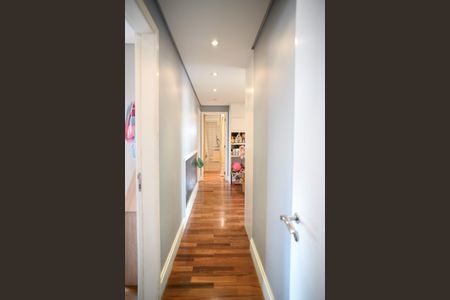 Apartamento à venda com 213m², 3 quartos e 3 vagas Apartamento à venda com 213m², 3 quartos e 3 vagasCorredor