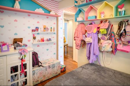 Apartamento à venda com 213m², 3 quartos e 3 vagas Apartamento à venda com 213m², 3 quartos e 3 vagasSuíte 2