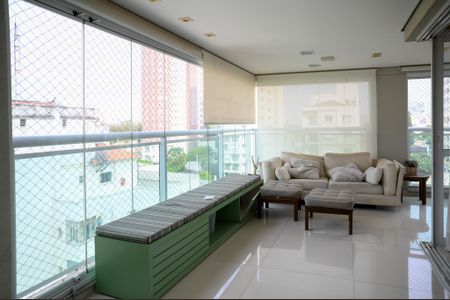 Apartamento à venda com 213m², 3 quartos e 3 vagas Apartamento à venda com 213m², 3 quartos e 3 vagasVaranda da Sala