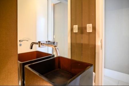 Apartamento à venda com 213m², 3 quartos e 3 vagas Apartamento à venda com 213m², 3 quartos e 3 vagasLavabo