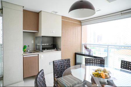 Apartamento à venda com 213m², 3 quartos e 3 vagas Apartamento à venda com 213m², 3 quartos e 3 vagasVaranda da Sala