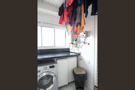 Apartamento à venda com 213m², 3 quartos e 3 vagas Apartamento à venda com 213m², 3 quartos e 3 vagasÁrea de Serviço