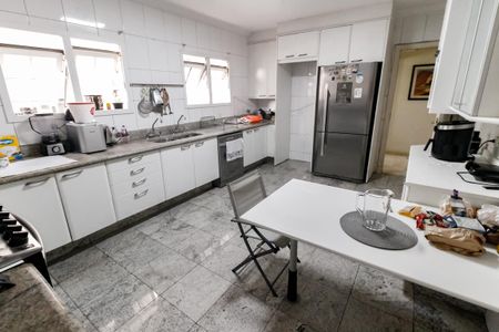 Casa de condomínio à venda com 900m², 8 quartos e 7 vagas Casa de condomínio à venda com 900m², 8 quartos e 7 vagasCozinha