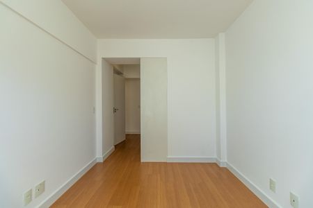 Apartamento à venda com 94m², 3 quartos e 2 vagas Apartamento à venda com 94m², 3 quartos e 2 vagasQuarto 2