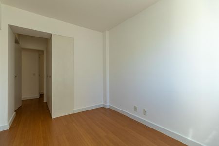 Apartamento à venda com 94m², 3 quartos e 2 vagas Apartamento à venda com 94m², 3 quartos e 2 vagasQuarto 2