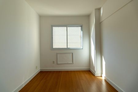 Apartamento à venda com 94m², 3 quartos e 2 vagas Apartamento à venda com 94m², 3 quartos e 2 vagasQuarto 2