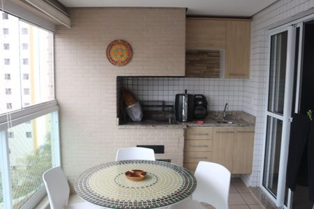 Apartamento à venda com 154m², 3 quartos e 3 vagasVaranda