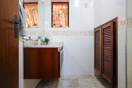 Casa à venda com 456m², 4 quartos e 5 vagasLavabo