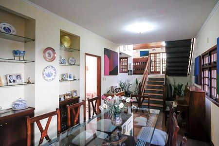 Casa à venda com 456m², 4 quartos e 5 vagasSala de jantar