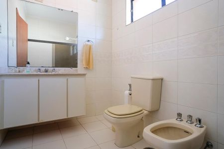 Casa à venda com 456m², 4 quartos e 5 vagasBanheiro 