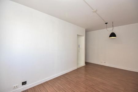 Sala de apartamento para alugar com 2 quartos, 75m² em Chácara Agrindus, Taboão da Serra