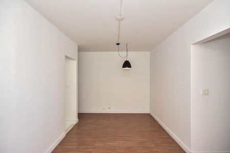 Apartamento para alugar com 75m², 2 quartos e 1 vagaSala