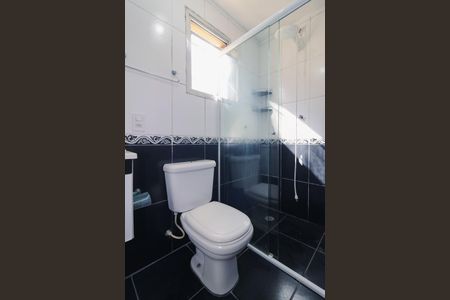 Banheiro da Suíte de apartamento para alugar com 1 quarto, 60m² em Jardim Maria Rosa, Taboão da Serra