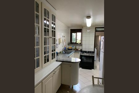 Apartamento à venda com 160m², 3 quartos e 2 vagasCozinha