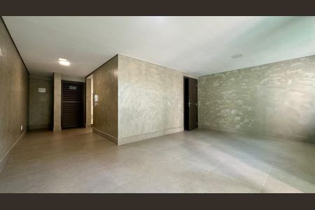 Apartamento à venda com 94m², 2 quartos e 3 vagasHall social