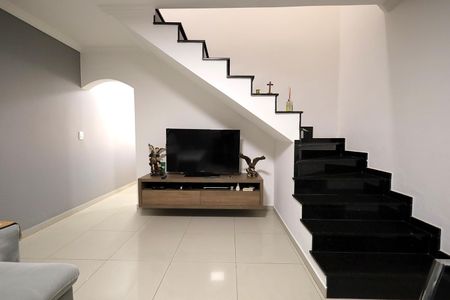 Casa à venda com 160m², 2 quartos e 2 vagas Casa à venda com 160m², 2 quartos e 2 vagasSala