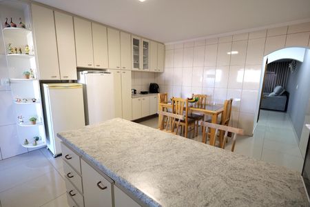 Casa à venda com 160m², 2 quartos e 2 vagas Casa à venda com 160m², 2 quartos e 2 vagasCozinha