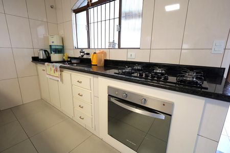 Casa à venda com 160m², 2 quartos e 2 vagas Casa à venda com 160m², 2 quartos e 2 vagasCozinha