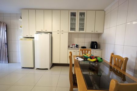 Casa à venda com 160m², 2 quartos e 2 vagas Casa à venda com 160m², 2 quartos e 2 vagasCozinha