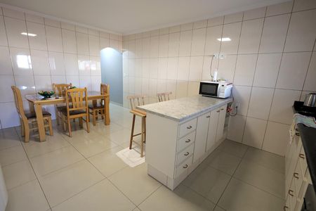 Casa à venda com 160m², 2 quartos e 2 vagas Casa à venda com 160m², 2 quartos e 2 vagasCozinha