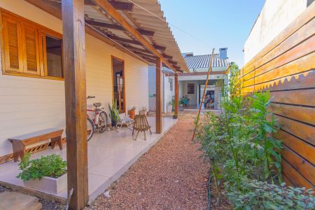 Casa à venda com 160m², 4 quartos e 2 vagasCasa 2