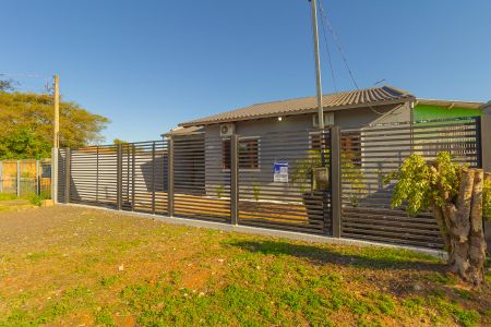 Casa à venda com 160m², 4 quartos e 2 vagasFachada