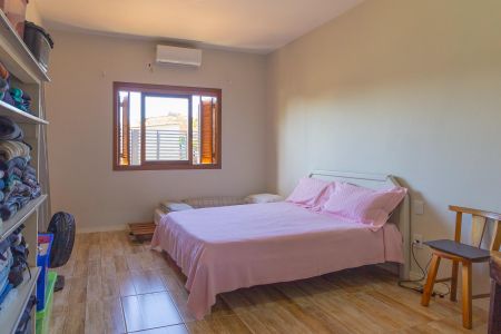 Casa à venda com 160m², 4 quartos e 2 vagasQuarto