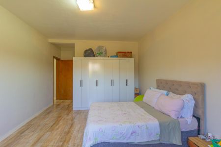 Casa à venda com 160m², 4 quartos e 2 vagasSuíte