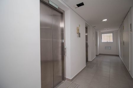 Apartamento para alugar com 60m², 2 quartos e 1 vagaHall social