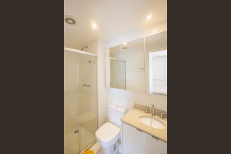 Banheiro de kitnet/studio para alugar com 1 quarto, 38m² em Chácara Santo Antônio (zona Sul), São Paulo