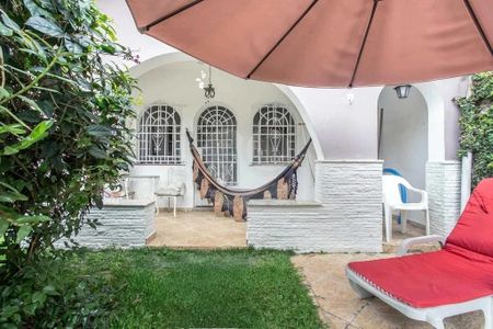 Casa à venda com 5 quartos, 260m² em Cambuci, São Paulo