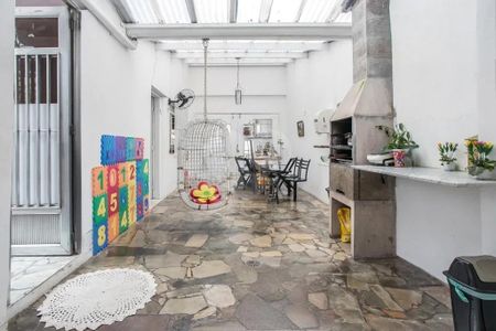 Casa à venda com 5 quartos, 260m² em Cambuci, São Paulo