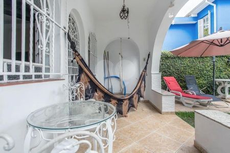 Casa à venda com 5 quartos, 260m² em Cambuci, São Paulo