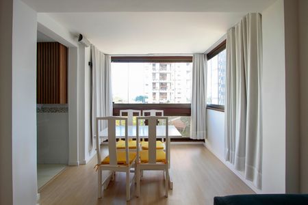 Apartamento à venda com 52m², 1 quarto e 2 vagas Apartamento à venda com 52m², 1 quarto e 2 vagasSala