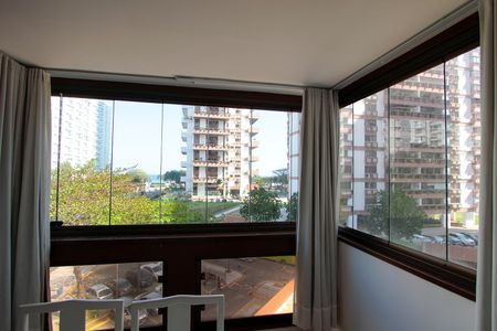 Apartamento à venda com 52m², 1 quarto e 2 vagas Apartamento à venda com 52m², 1 quarto e 2 vagasVista