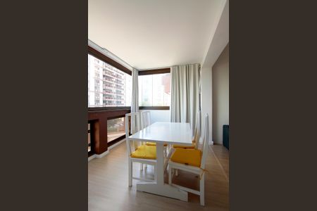 Apartamento à venda com 52m², 1 quarto e 2 vagas Apartamento à venda com 52m², 1 quarto e 2 vagasSala