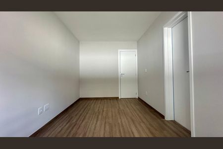 Apartamento à venda com 71m², 2 quartos e 2 vagasSuíte