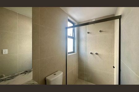 Apartamento à venda com 71m², 2 quartos e 2 vagasBanheiro 