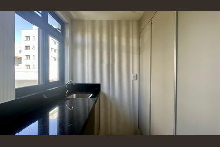 Apartamento à venda com 71m², 2 quartos e 2 vagasÁrea de serviço 