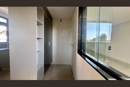 Apartamento à venda com 71m², 2 quartos e 2 vagasCozinha 