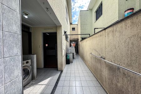 Casa à venda com 209m², 5 quartos e 2 vagas Casa à venda com 209m², 5 quartos e 2 vagasQuintal